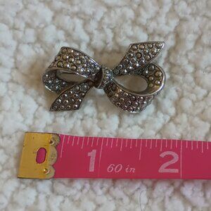 Vintage marquesite bow brooch